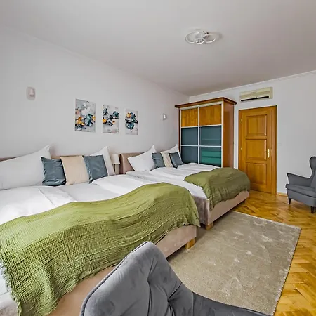 2bdr Comfort With Ac Lejlighed Prag
