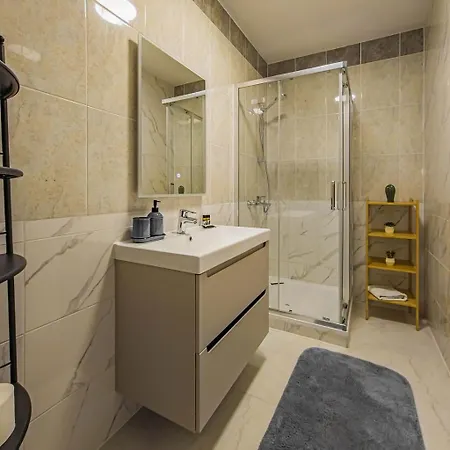 2bdr Comfort With Ac