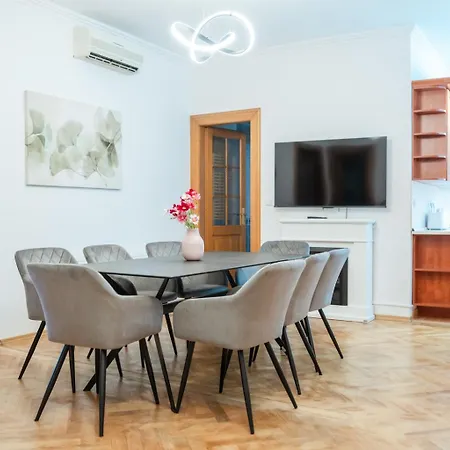 2bdr Comfort With Ac Apartment *