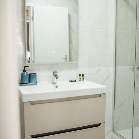 2bdr Comfort With Ac * Prag